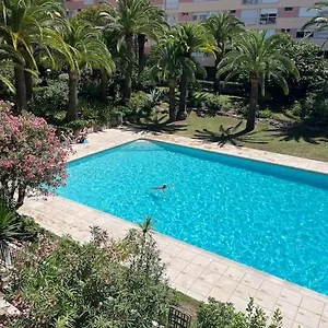 Petit Deux Pieces Avec Piscine Appartement Vallauris